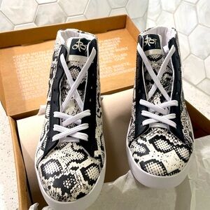 OTBT Leather Womans High Top Snakeskin Sneakers Size 6.5 NEW Recycled Materials